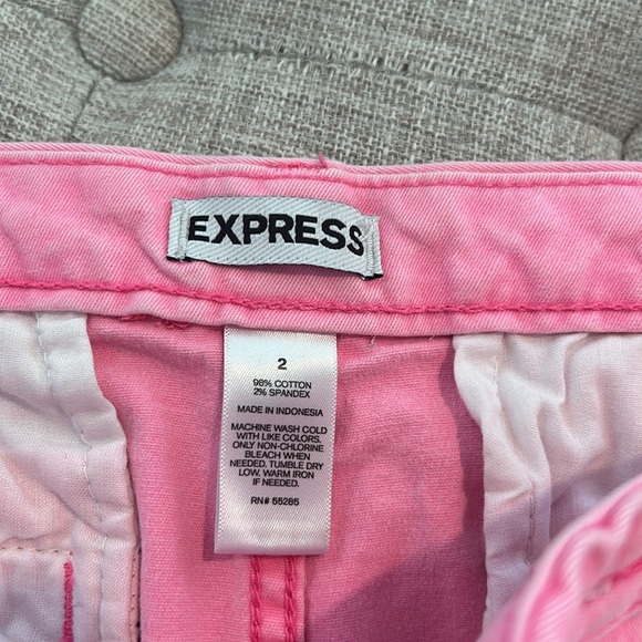 Bright pink express shorts - Picture 3 of 3